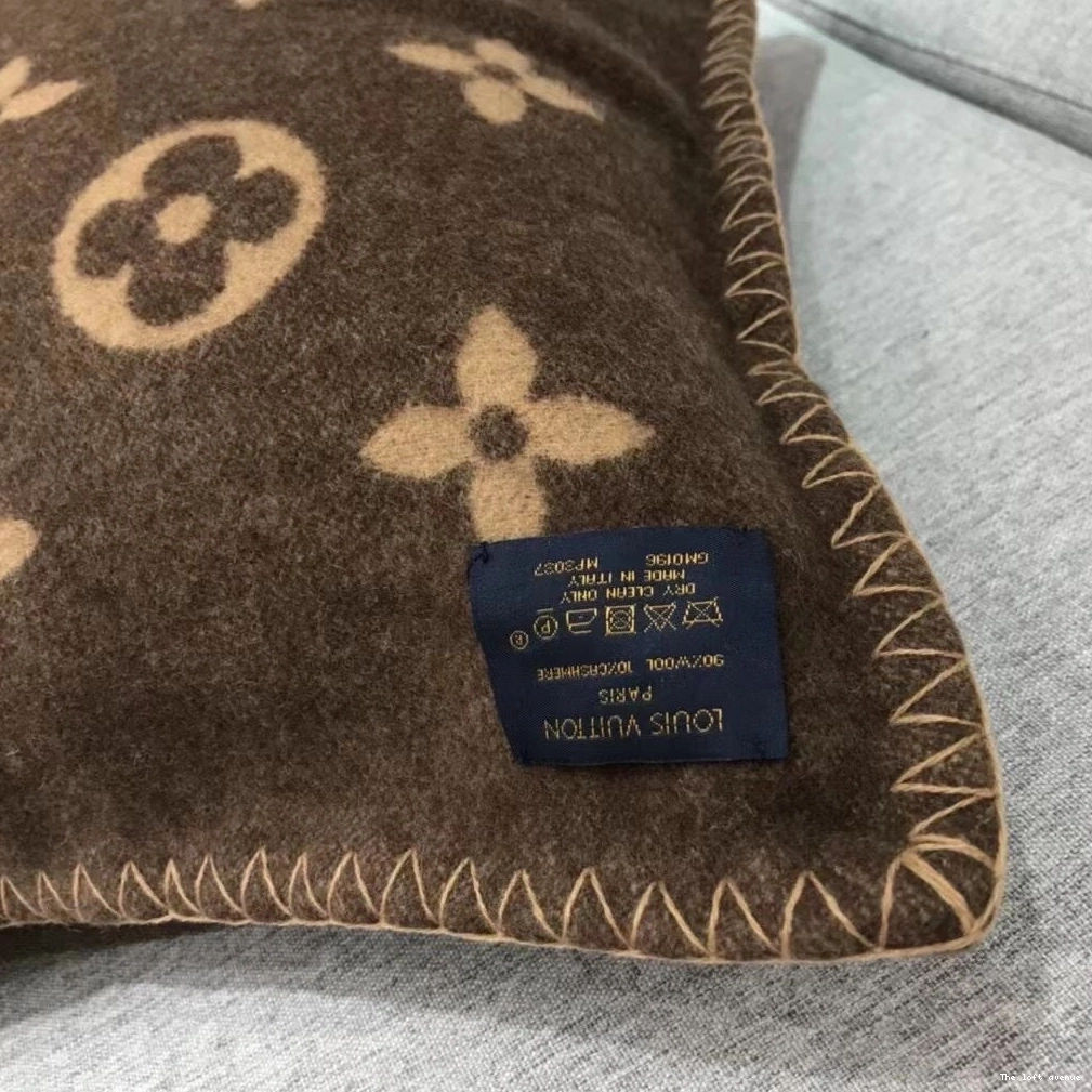 PILLOW THROW CUSTOM LV LETTERS WOOL 0812